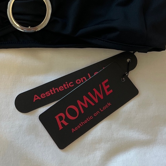 ROMWE Black Bandeau with Silver Accent - Picture 4 of 4